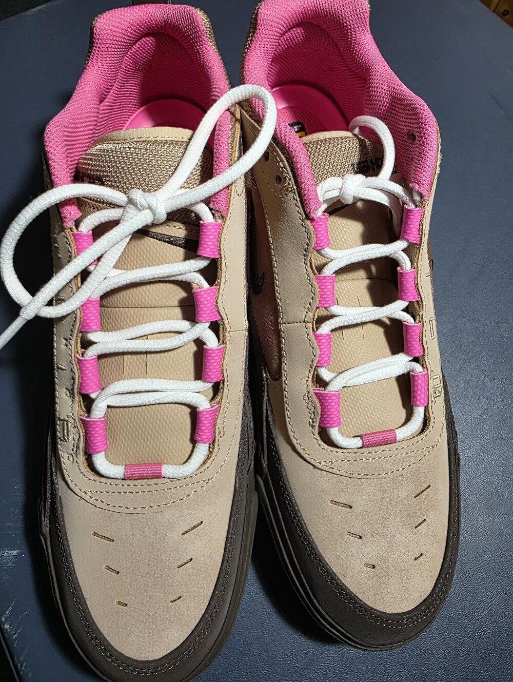 Nike Air Max Ishod Neutral & Pink Lace-Up Sneakers Size 10.5m.